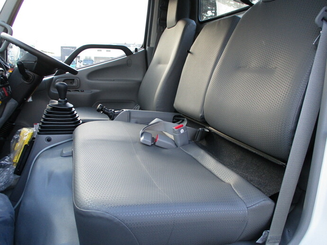 日野 デュトロ 小型 コンテナ専用車 2RG-XZU605M(9573) 18枚目