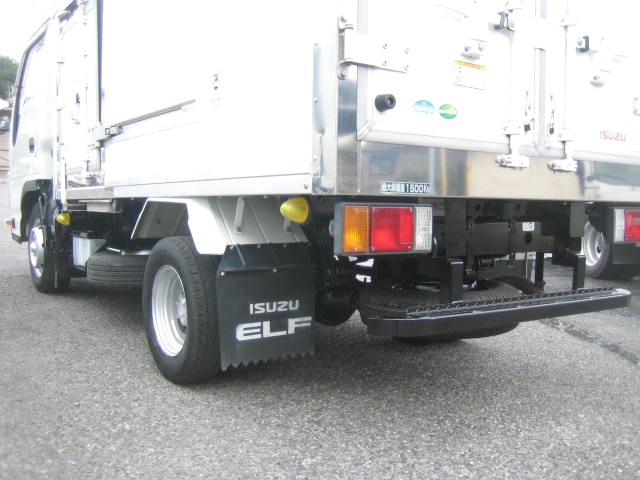 いすゞ エルフ 小型 冷蔵冷凍バン TPG-NHR85AN(95969) 16枚目