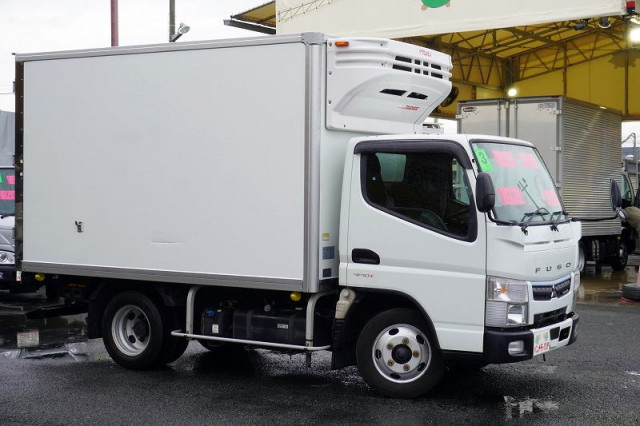 三菱ふそう キャンター 小型 冷蔵冷凍バン 2PG-FBAV0(113347) 6枚目