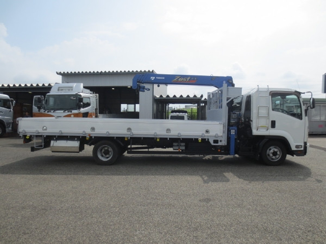 UDトラックス（日産） コンドル 中型 平ボディ（クレーン付） 2RG-BRR90S2(109804) 8枚目