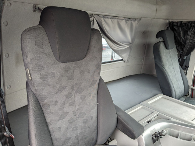 UDトラックス（日産） クオン 大型 トラクタ 2PG-GK5AAB(109824) 30枚目