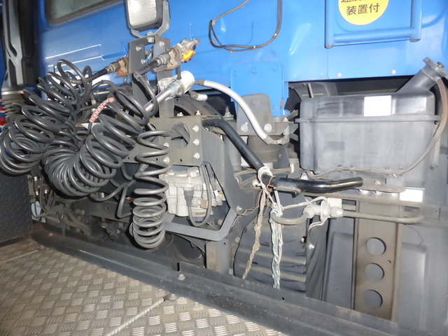 UDトラックス（日産） クオン 大型 トラクタ QKG-GK5XAB(2690) 12枚目
