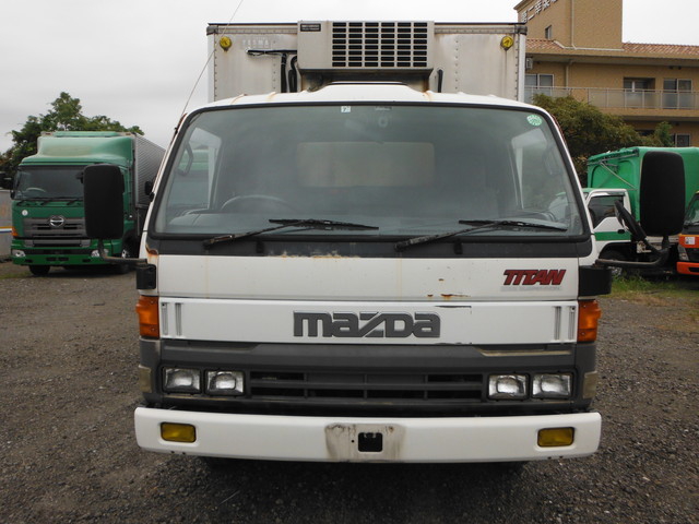 マツダ タイタン 小型 冷蔵冷凍バン KC-WG34T(1082) 2枚目