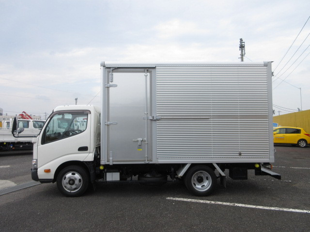 トヨタ ダイナ 小型 バン 2RG-XZU645(105352) 5枚目