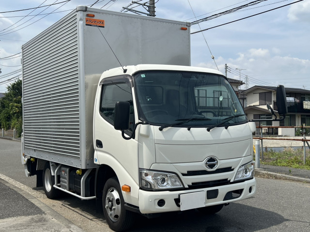 日野 デュトロ 小型 バン 2KG-XZC605M(106584) 2枚目