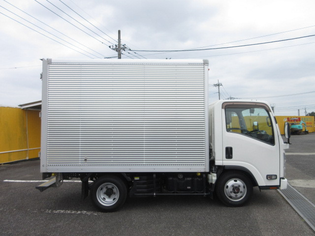 いすゞ エルフ 小型 バン TRG-NLR85AN(109809) 6枚目