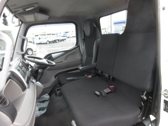 三菱ふそう キャンター 小型 平ボディ 2TG-FDA00(113481) 24枚目