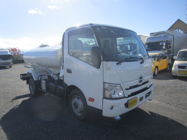 日野 デュトロ 小型 高圧洗浄車 2KG-XZU700M(105272) 2枚目