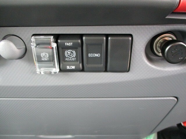 いすゞ エルフ 小型 バン 2RG-NPR88AN(6817) 7枚目
