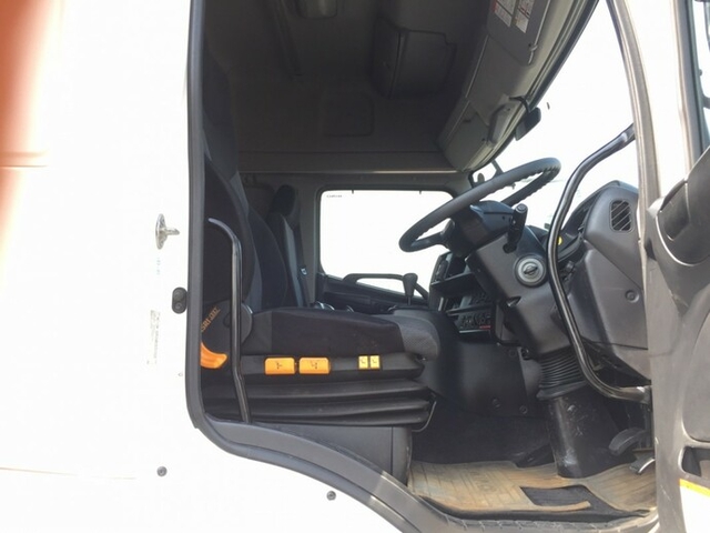 日野 プロフィア 大型 トラクタ QPG-SH1EDDG(7414) 10枚目