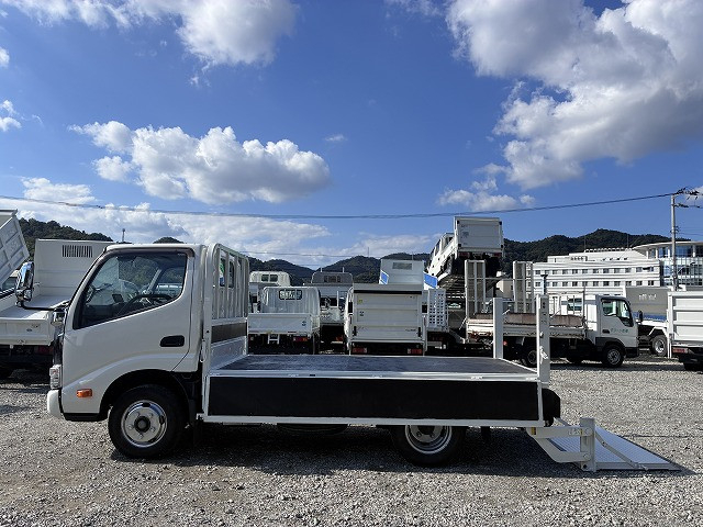 トヨタ トヨエース 小型 平ボディ TKG-XZC605(113130) 11枚目
