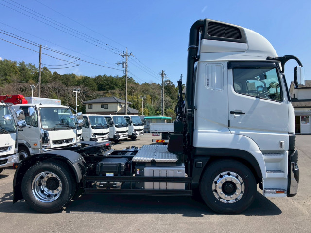 Mitsubishi Fuso super_great Large Tractor 2RG-FP84VER(103978) 4枚目