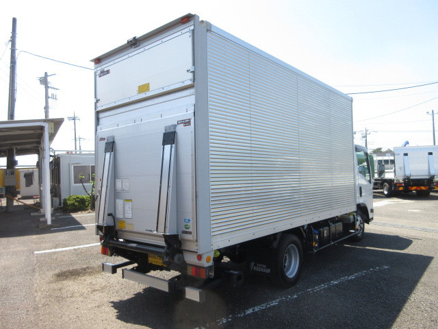 いすゞ エルフ 小型 バン 2RG-NMR88AN(109797) 4枚目