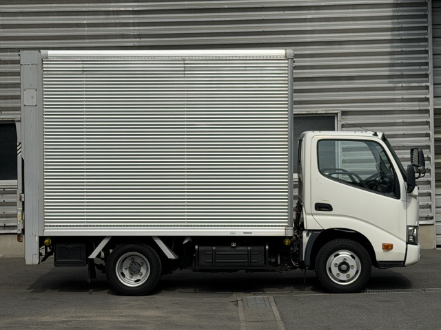 トヨタ ダイナ 小型 バン TPG-XZU605(111818) 3枚目