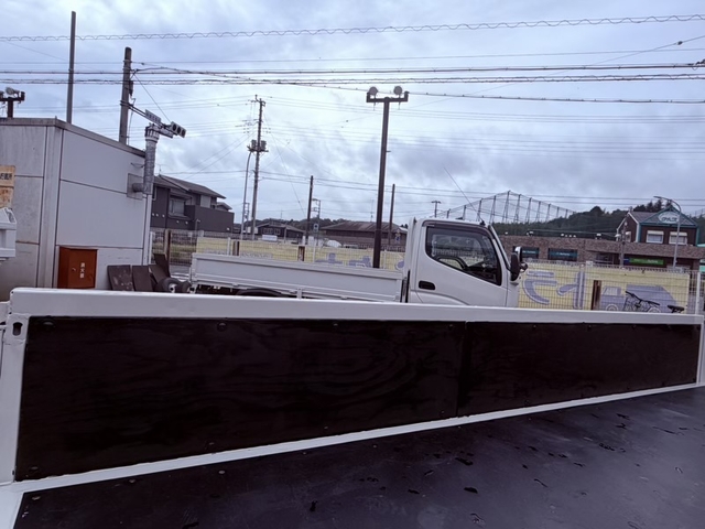 日野 デュトロ 小型 平ボディ TPG-XZU605M(113623) 11枚目