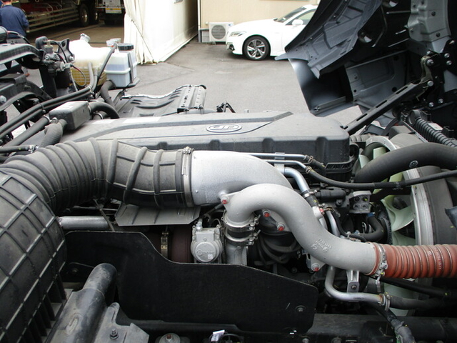 UDトラックス（日産） クオン 大型 トラクタ 2PG-GK5AAB(9622) 14枚目
