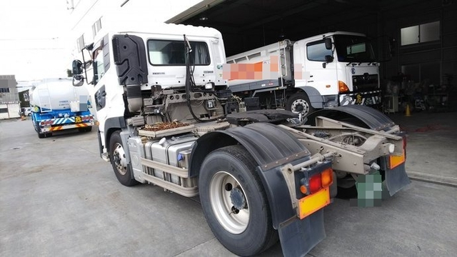 UDトラックス（日産） クオン 大型 トラクタ PKG-GK4XAB(3902) 4枚目
