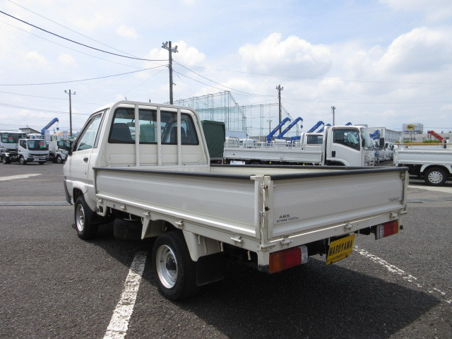 トヨタ タウンエース 小型 平ボディ GK-KM75(109762) 3枚目