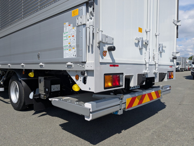 Mitsubishi Fuso fighter Middle Wing body 2KG-FK65F(104739) 5枚目