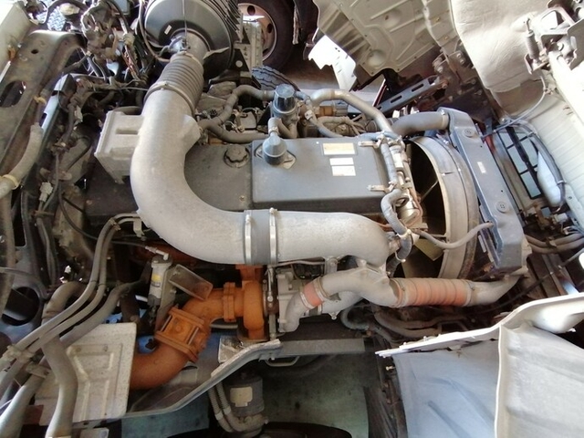 UDトラックス（日産） クオン 大型 トラクタ AKG-GK4XAB(5652) 51枚目