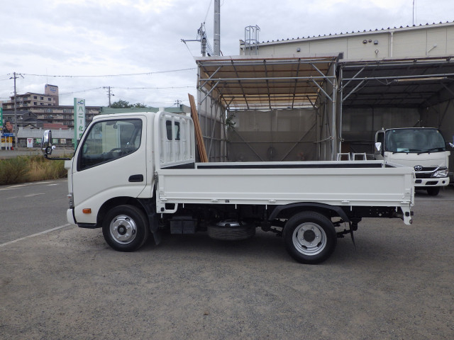 Toyota dyna Small Flat body TPG-XZU605(110913) 3枚目