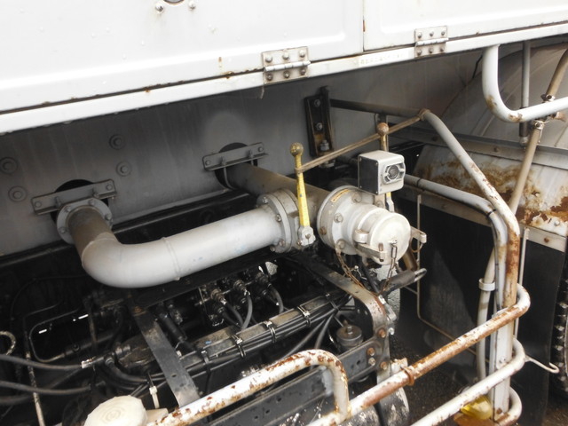 UDトラックス（日産） クオン 大型 タンクローリー KL-CV27E(2194) 17枚目