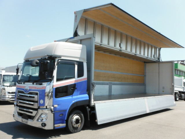 UDトラックス（日産） クオン 大型 ウィング 2PG-CG5CA(31549) 1枚目