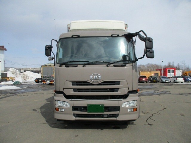 UDトラックス（日産） クオン 大型 冷蔵冷凍バン QKG-CD5ZA(9276) 2枚目