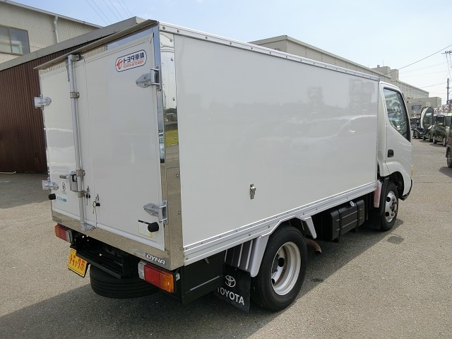 トヨタ ダイナ 小型 冷蔵冷凍バン BDG-XZU508(109598) 2枚目