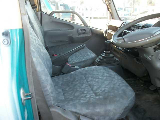 日野 デュトロ 小型 バン VF-XKU304E(37765) 12枚目