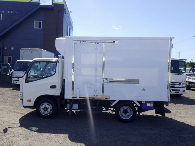日野 デュトロ 小型 冷蔵冷凍バン 2RG-XZC605M(110078) 5枚目