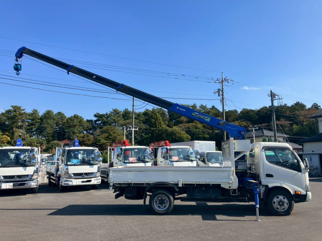 日野 デュトロ 小型 平ボディ（クレーン付） TKG-XZU6527M(96112) 7枚目
