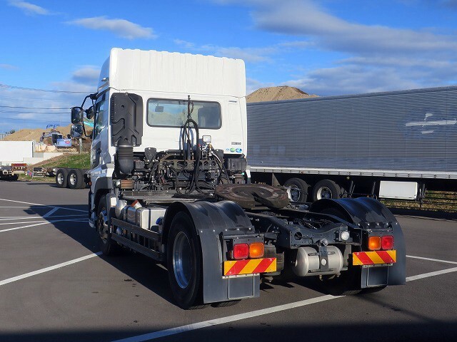 UDトラックス（日産） クオン 大型 トラクタ QPG-GK5XAE(27510) 4枚目