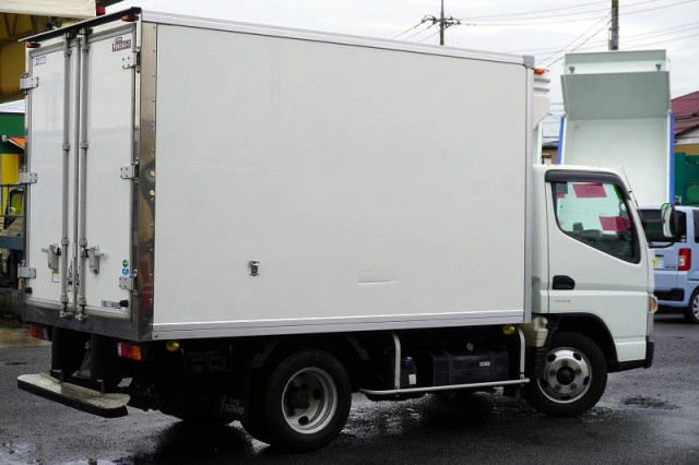 三菱ふそう キャンター 小型 冷蔵冷凍バン 2PG-FBAV0(113347) 8枚目