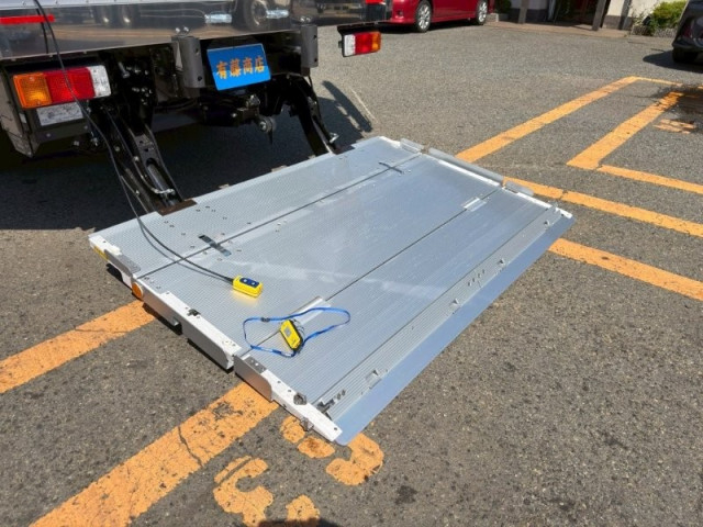 日野 デュトロ 小型 冷蔵冷凍バン 2WG-XZU713N(113242) 5枚目