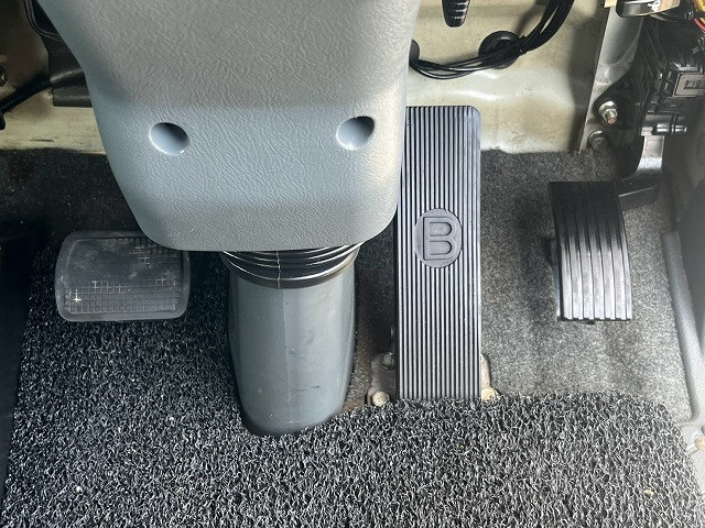 三菱ふそう ファイター 増トン 平ボディ（クレーン付） QKG-FK65FZ(113670) 35枚目