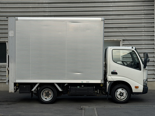 トヨタ ダイナ 小型 バン TPG-XZU605(109344) 3枚目