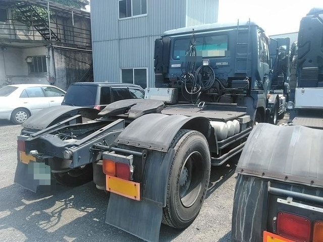 UDトラックス（日産） クオン 大型 トラクタ KL-CK482BAT(3715) 6枚目