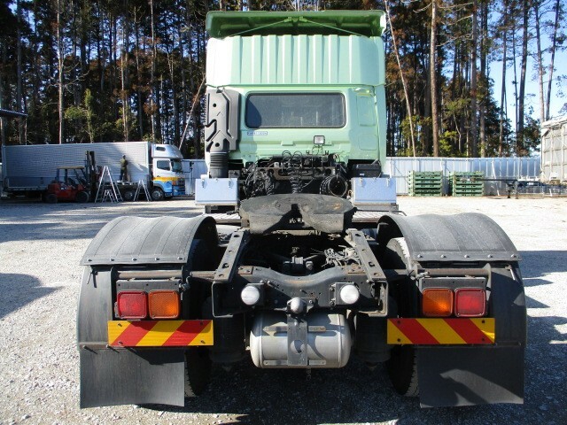 UDトラックス（日産） クオン 大型 トラクタ QKG-GK6XAD(9277) 6枚目