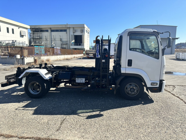 Isuzu forward Middle Arm roll trucks  TKG-FRR90S2(59732) 6枚目