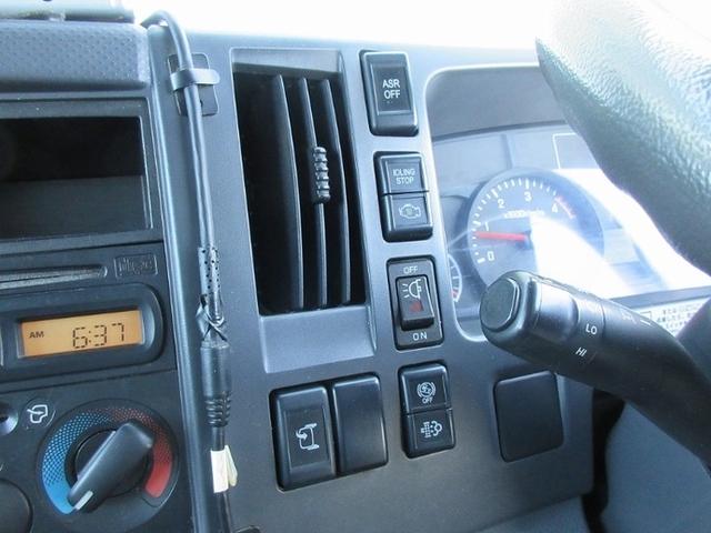 いすゞ エルフ 小型 バン TKG-NLR85AN(5847) 29枚目