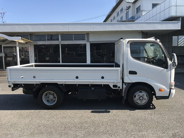 日野 デュトロ 小型 平ボディ SKG-XZU600M(110154) 8枚目