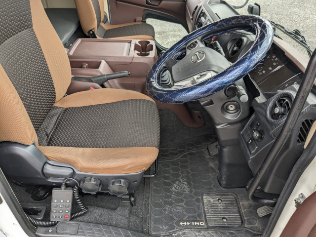 日野 レンジャー 中型 冷蔵冷凍バン 2KG-FD2ABG(109114) 8枚目