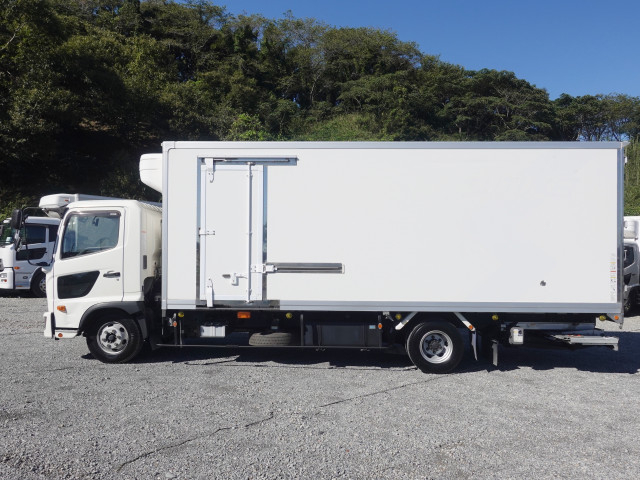 日野 レンジャー 中型 冷蔵冷凍バン 2KG-FC2ABG(112724) 12枚目