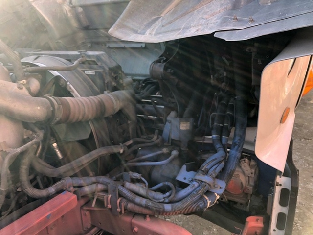 UDトラックス（日産） ビッグサム 大型 トラクタ ADG-GK4XAB(5494) 37枚目