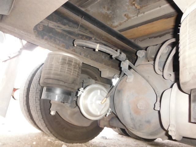 UDトラックス（日産） クオン 大型 ウィング KL-CG48L(2280) 17枚目