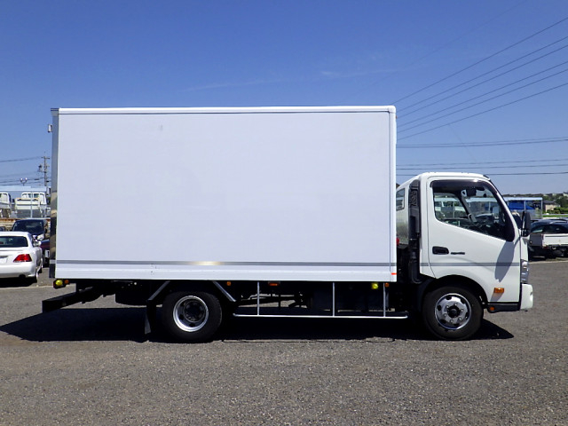 Hino dutro Small Refrigerator box_body TPG-XZU712M(62235) 4枚目