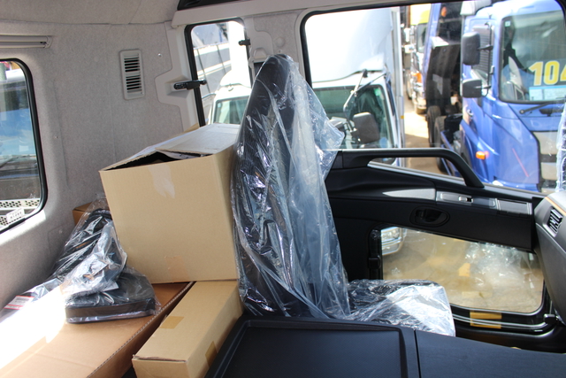 Mitsubishi Fuso super_great Large Tractor 2RG-FP84VER(105000) 17枚目
