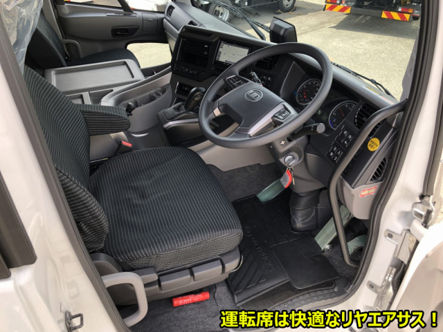 UDトラックス（日産） クオン 大型 平ボディ（クレーン付） 2RG-CG5FA(107868) 4枚目