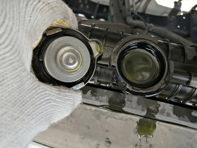 UDトラックス（日産） コンドル 中型 冷蔵冷凍バン SKG-MK38L(5583) 70枚目